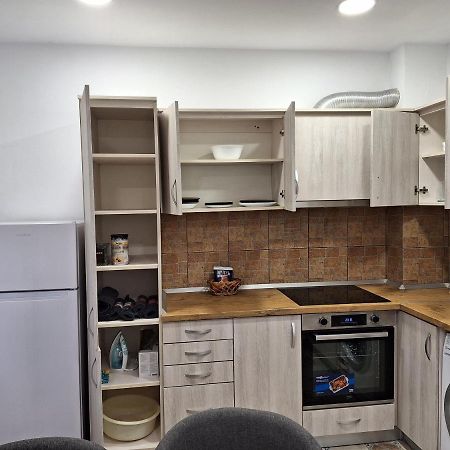 Black Eagle Central Unirii Square, 2 King Size Bedrooms, Free Private Parking Oradea Extérieur photo