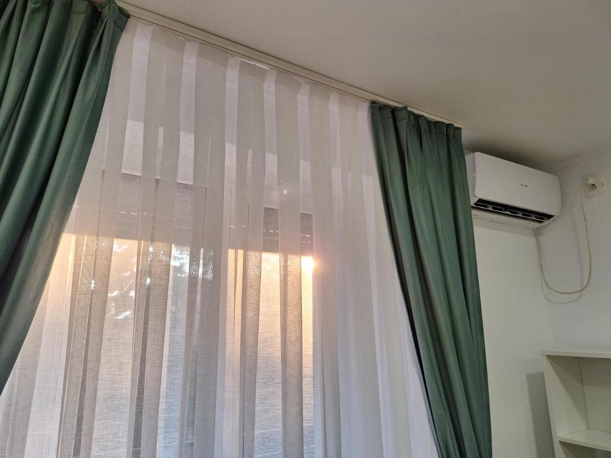 Black Eagle Central Unirii Square, 2 King Size Bedrooms, Free Private Parking Oradea Extérieur photo
